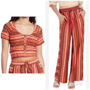 BCBG M cute cropped top beachy pant set striped